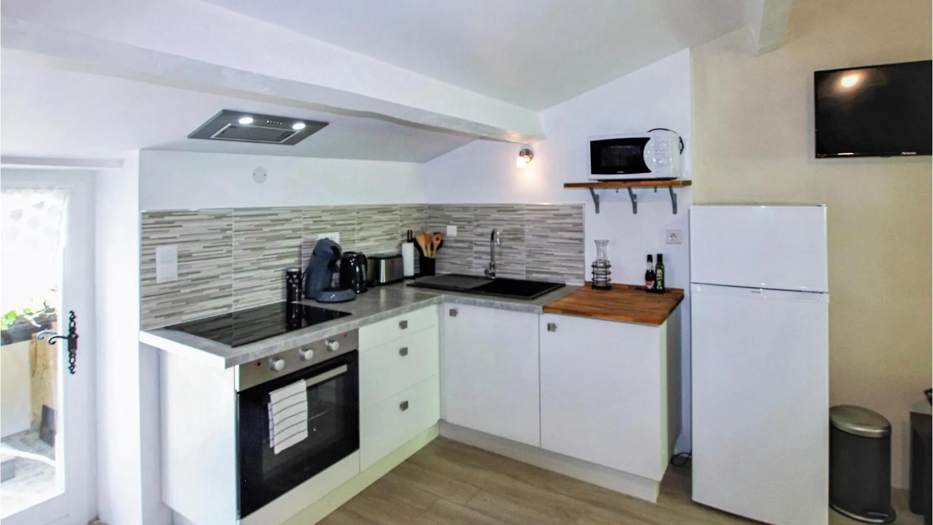 Awesome Home In Bonlieu Sur Roubion With Kitchen Holiday home