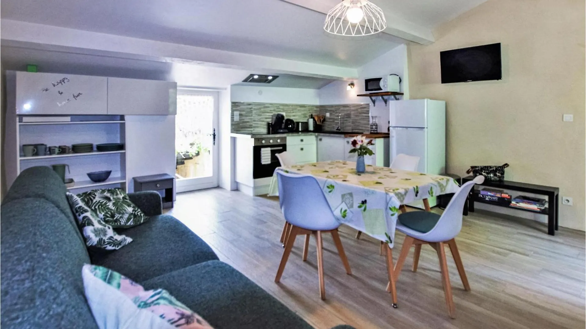 Holiday home Awesome Home In Bonlieu Sur Roubion With Kitchen